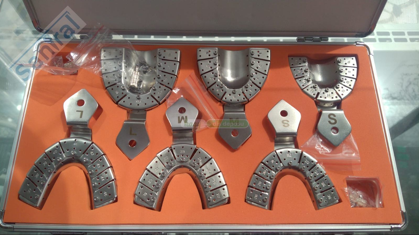 Ayarlanabilir Metal İmplant Kaşığı